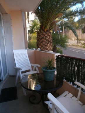 Гостиница Cosy Nîmes  Ним